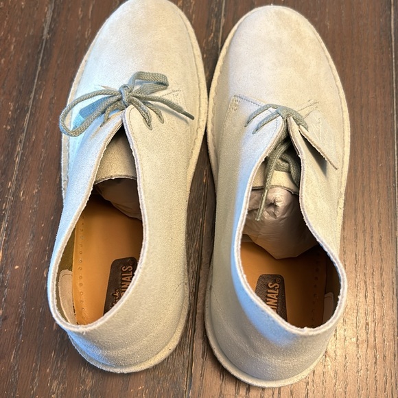 Clarks Desert Boots.  Size 9 (women’s) Pale green. - Picture 9 of 9